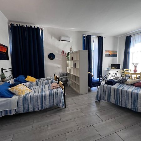 Suites Giudecca نابولي المظهر الخارجي الصورة